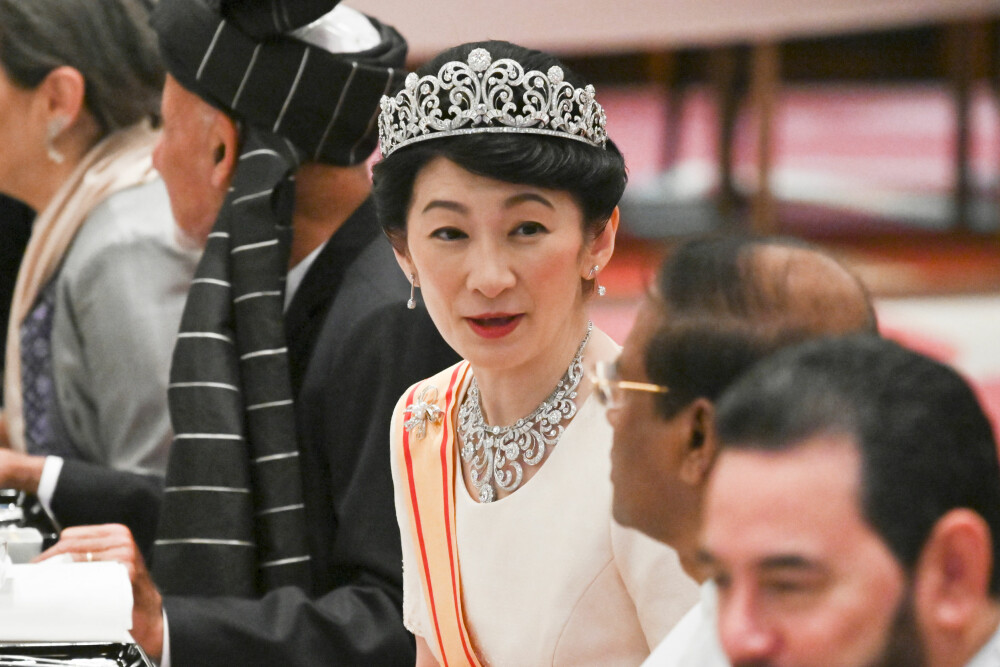 Keiserinne Masakos tiara, Meiji, var uten de store diamantstjernene som opprinnelig hører med.