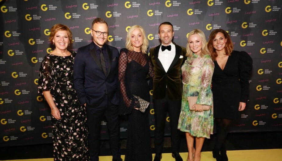 Wenche Andersen, Espen Fiveland,Peter Bubresko, Ane Nyrerød og Isabel Martinsen klare for feiring Wenche Andersen, Espen Fiveland,Peter Bubresko, Ane Nyrerød og Isabel Martinsen klare for feiring