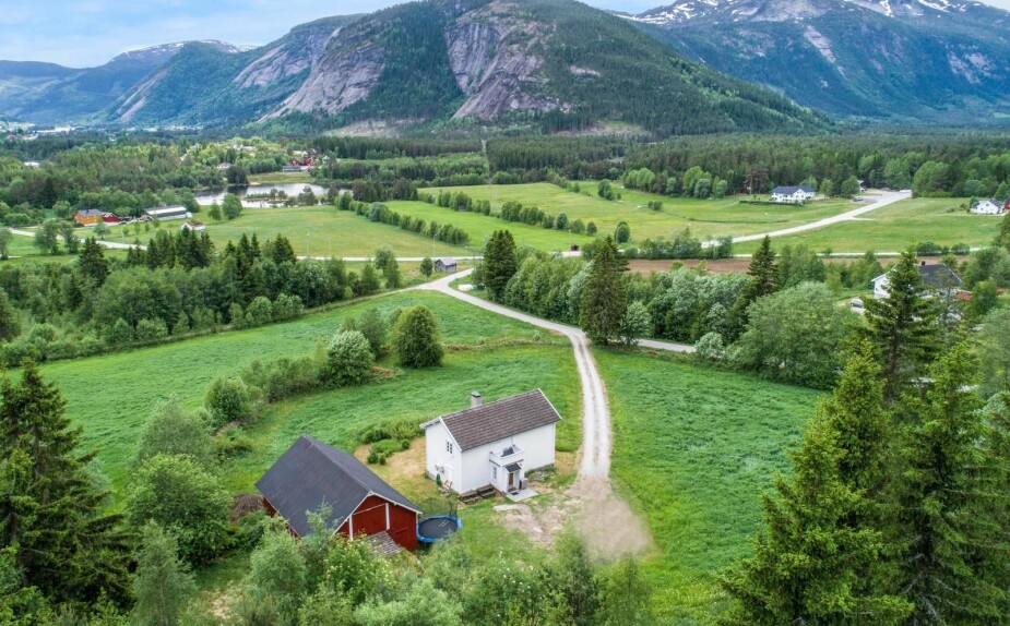 KUPPET: Dette småbruket på Homme grendefelt i Valle i Setesdal ble kuppet før visning. Bruket var lagt ut for 2 190 000 kroner og ble solgt for 2 650 000 kroner. KUPPET: Dette småbruket på Homme grendefelt i Valle i Setesdal ble kuppet før visning. Bruket var lagt ut for 2 190 000 kroner og ble solgt for 2 650 000 kroner.