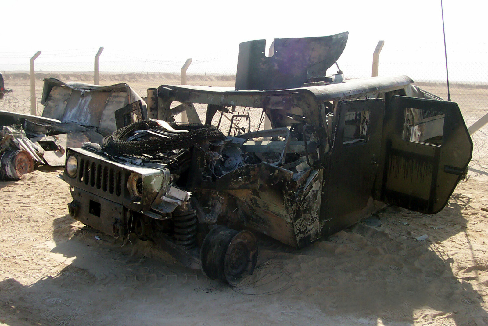 <b>UTSATT:</b> Improvised explosive devices (IED) har tatt flere amerikanske liv i Irak og Afghanistan enn noe annet våpen, ifølge Business Insider. Humvee er i utgangspunktet ikke konstruert for å tåle slik angrep. 