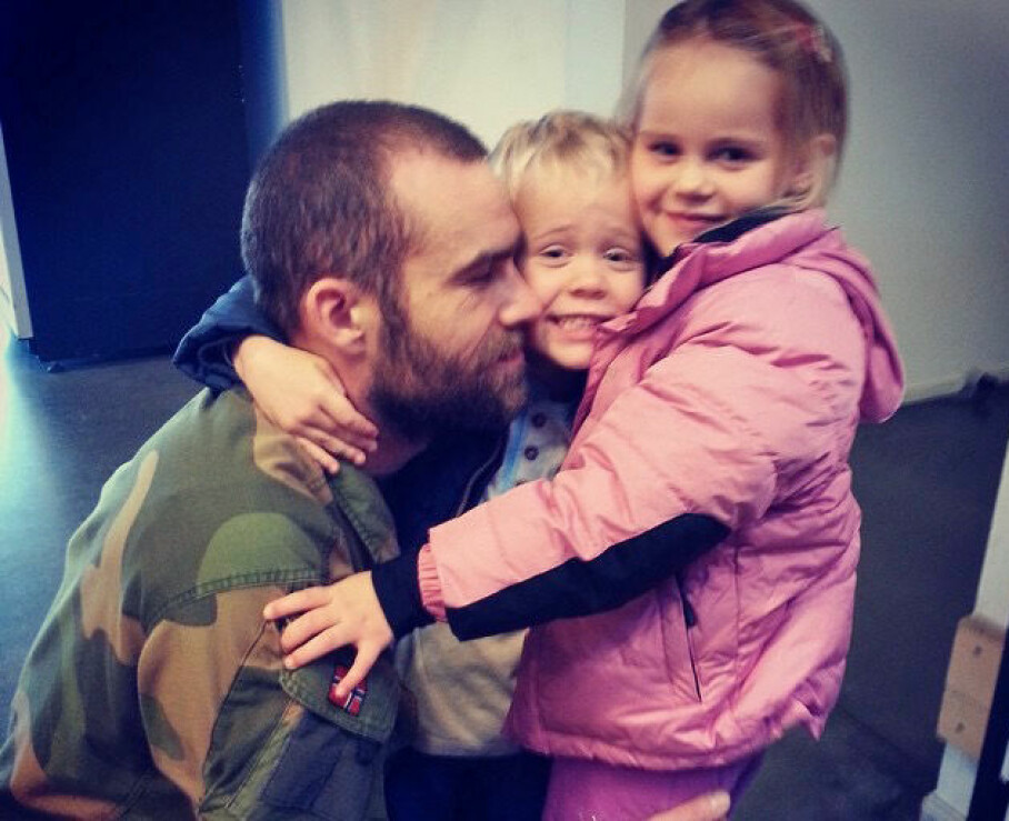 <b>STOLT FAR:</b> – Stig var verdens beste pappa, sier Caroline. Her med sønnen Heine og datteren Frida. <b>STOLT FAR:</b> – Stig var verdens beste pappa, sier Caroline. Her med sønnen Heine og datteren Frida.