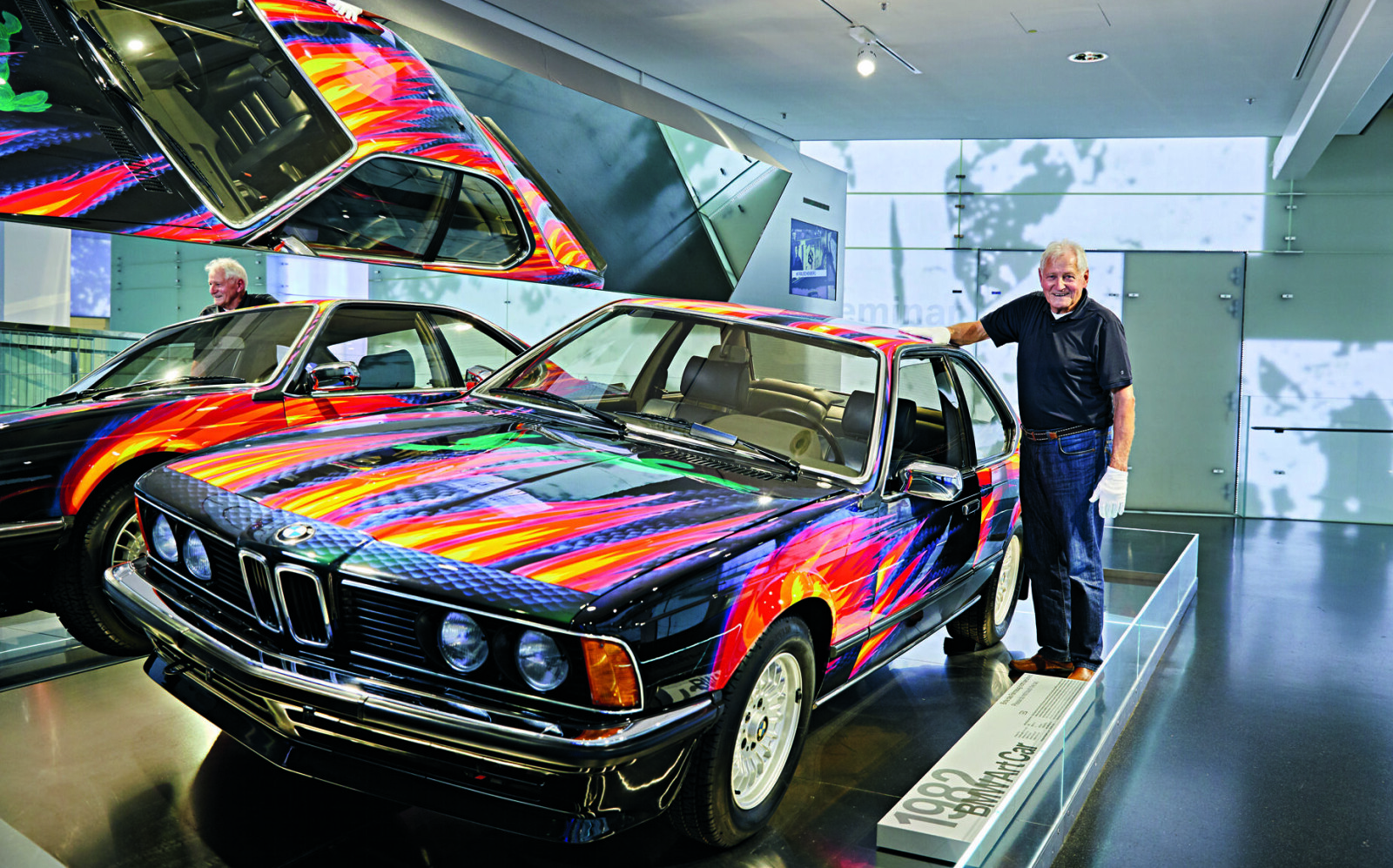 <b>ÆRER DEN SOM ÆRES BØR:</b> Walter Maurer i dagens BMW-museum. Med BMW 635 CSi Art Car arbeidet han sammen med kunstneren Ernst Fuchs: – Fuchs var en fantastisk maler, mener Maurer. 