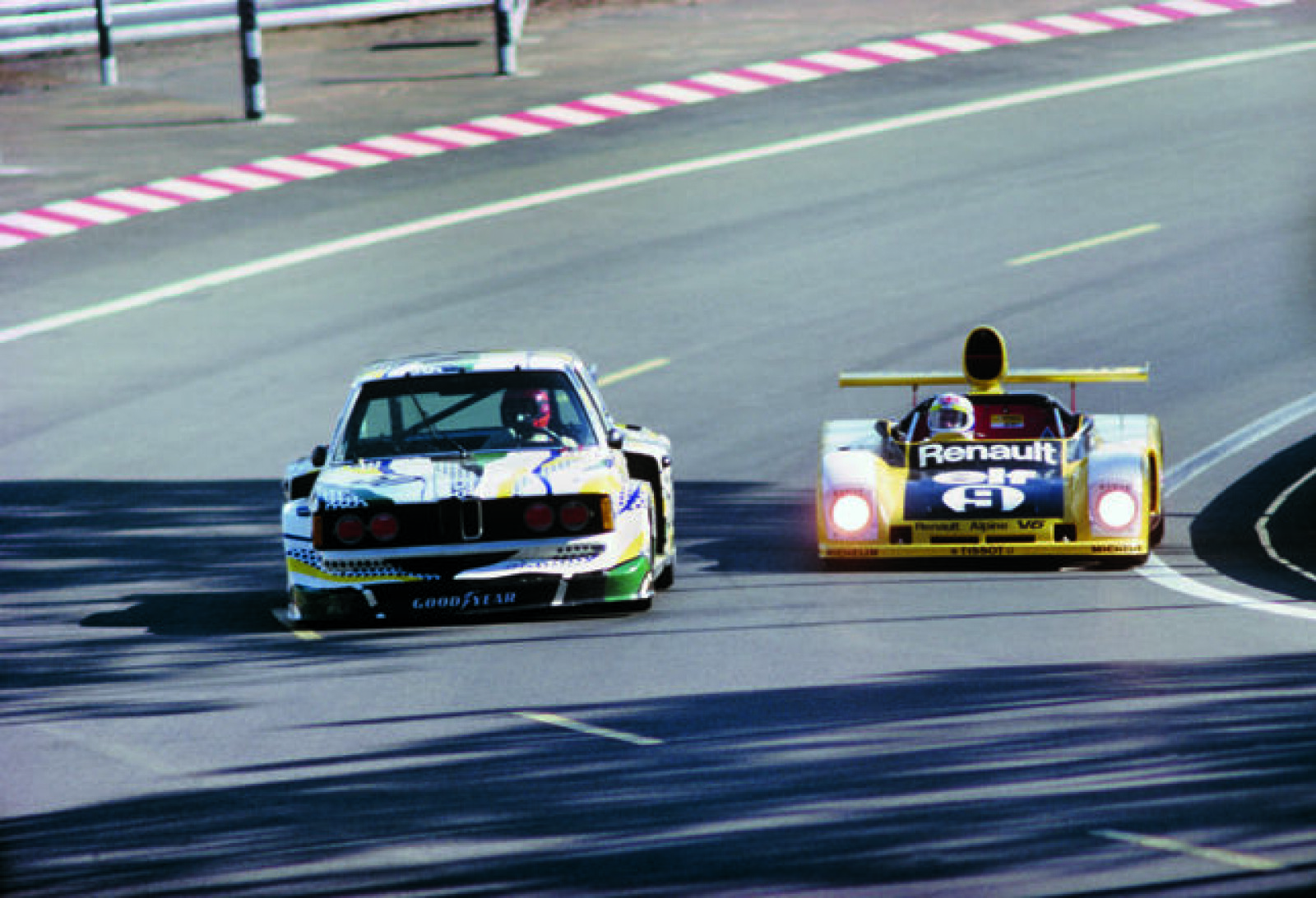 <b>1977 ROY LICHTENSTEIN:</b> 320i Turbo (til venstre). 