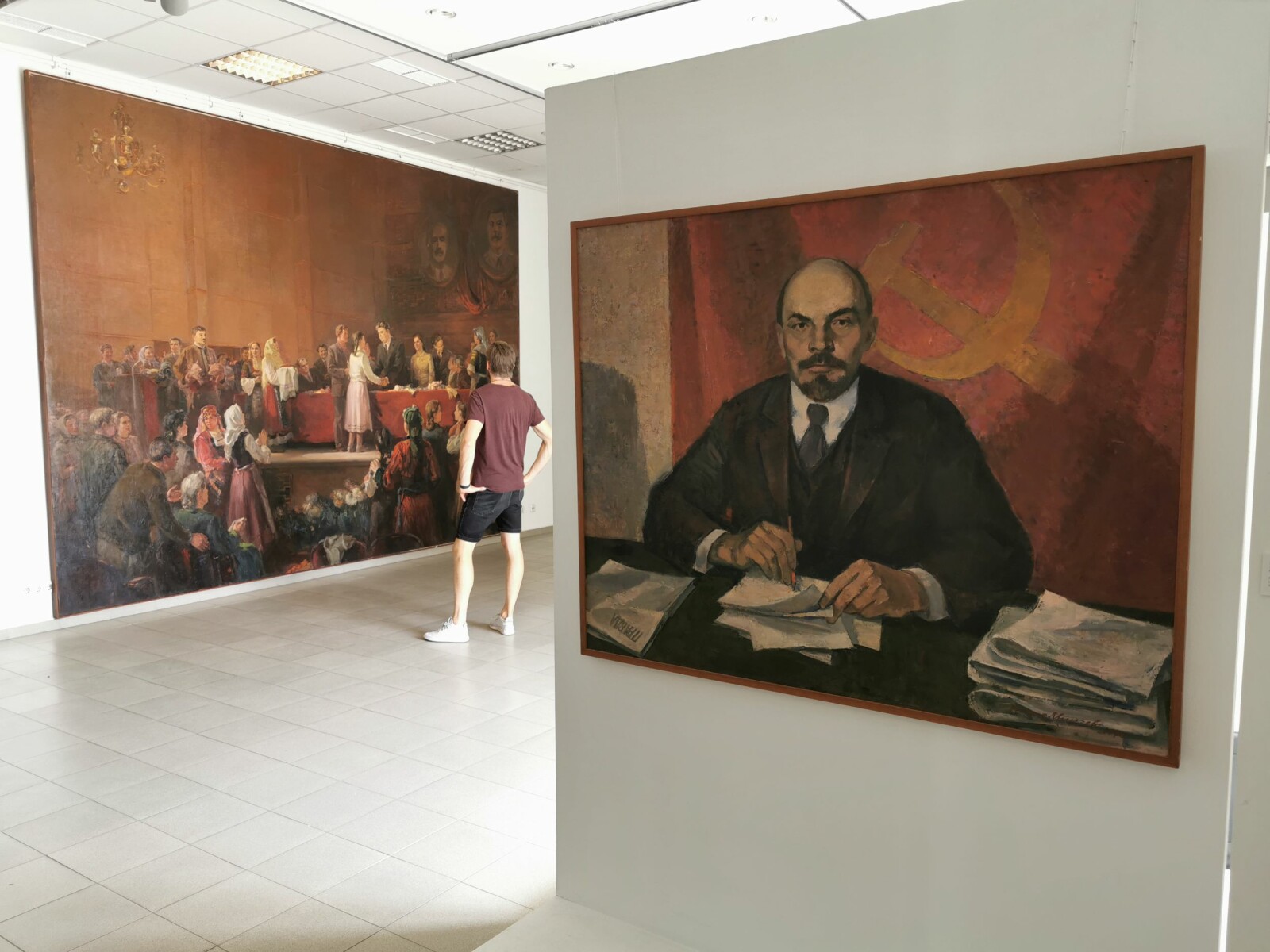 <b>LENINS BLIKK:</b> På Museum of Socialist Art i Sofia holder gamle Vladimir Lenin et våkent øye med deg. 