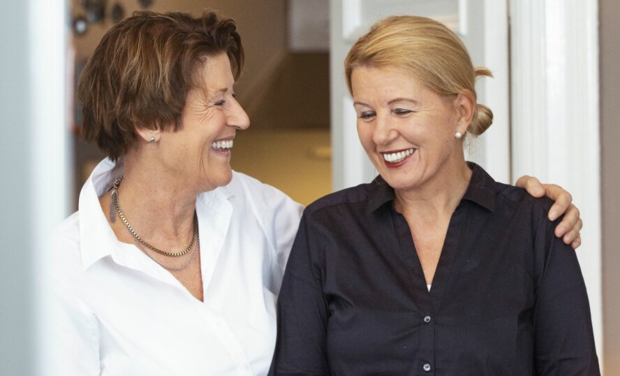 EKTE KJÆRLIGHET: Da Jannicke fikk demensdiagnosen fridde Hildegunn. Hun ville gi kjæresten trygghet.