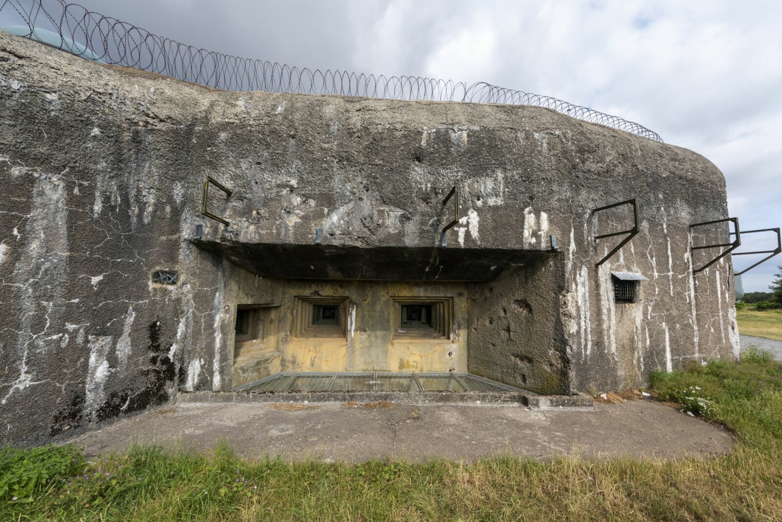 <b>STRIDSBLOKK:</b> Bunkeren Ouvrage Bois-du-Four er i den forsterkede sektoren av Maginotlinjen. Det er en eneste stor stridsblokk uten underjordisk system.