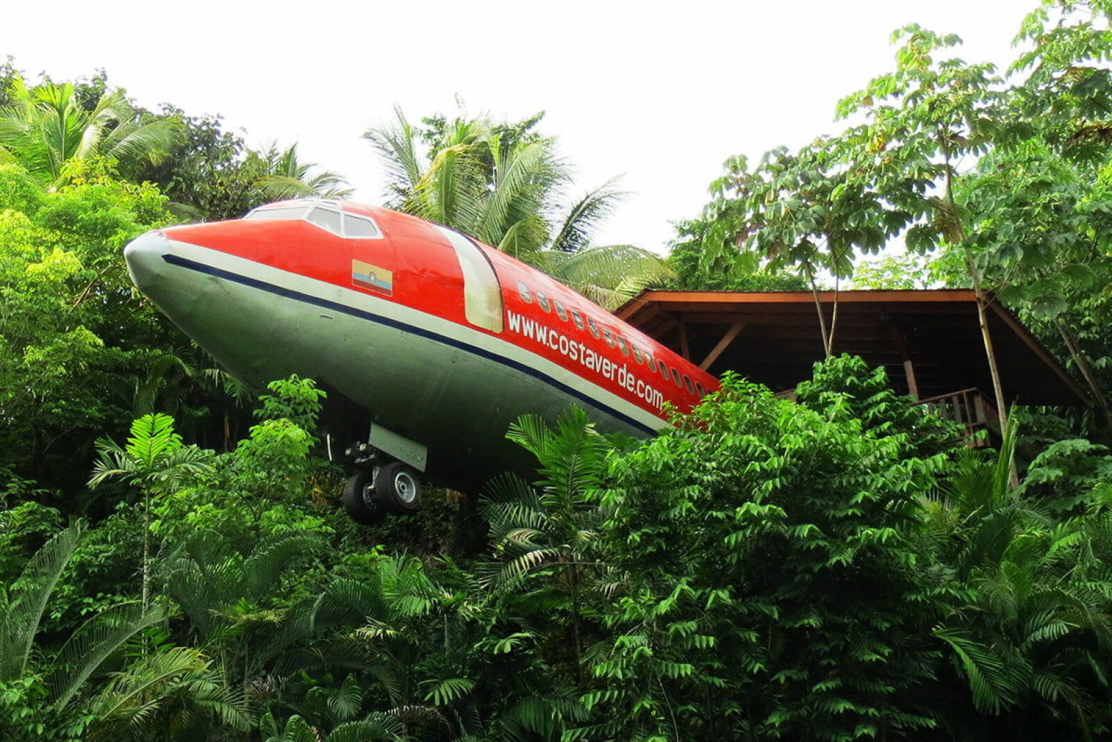 <b>FLY BLE LUKSUSSUITE:</b> Dette Boeing 727 er en hotellsuite som henger i en skrent over en jungel i Costa Rica. 