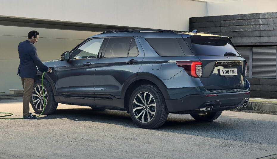 FORD EXPLORER: Den ladbare versjonen av Ford Explorer er det nok mange nordmenn som ønsker seg. Masse plass, masse krefter og god trekkevne.