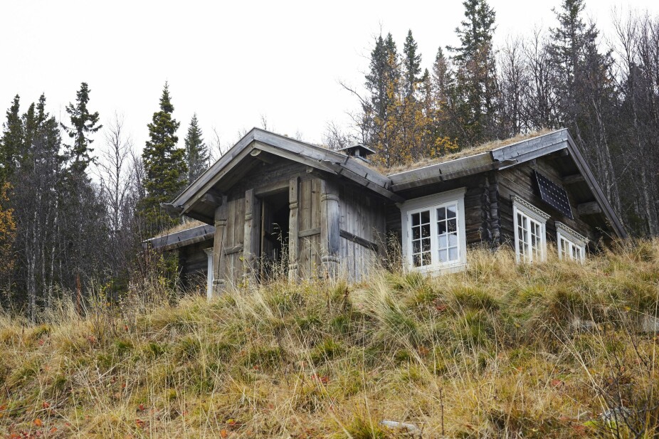 INSPIRERT AV STABBUR: Vindfanget er inspirert av et gammelt stabbur på gården Anne Kari kommer fra. Hytta ligger fint til på en høyde med utsikt inn i fjellheimen. INSPIRERT AV STABBUR: Vindfanget er inspirert av et gammelt stabbur på gården Anne Kari kommer fra. Hytta ligger fint til på en høyde med utsikt inn i fjellheimen.