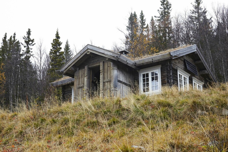 INSPIRERT AV STABBUR: Vindfanget er inspirert av et gammelt stabbur på gården Anne Kari kommer fra. Hytta ligger fint til på en høyde med utsikt inn i fjellheimen.