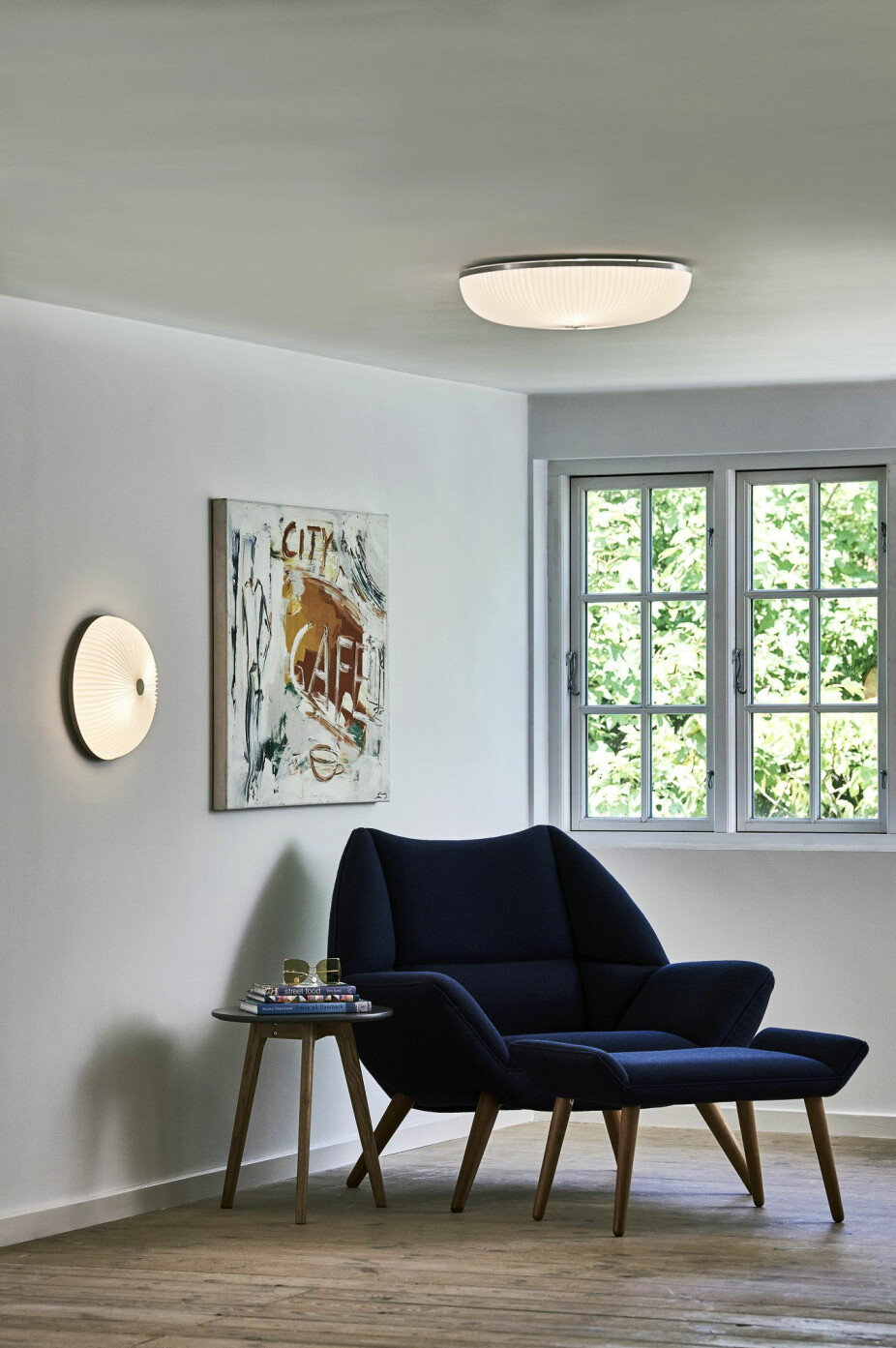 <b>PLAFOND: </b>Lampeserien Lamella, design Takagi &amp; Homstvedt, er blitt utvidet til å inkludere en plafond til både vegg og tak, kr 4995, leklint.dk.