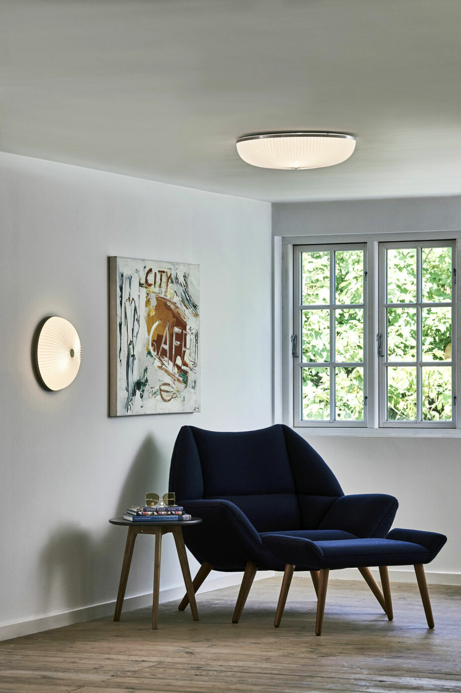 <b>PLAFOND: </b>Lampeserien Lamella, design Takagi & Homstvedt, er blitt utvidet til å inkludere en plafond til både vegg og tak, kr 4995, leklint.dk. <b>PLAFOND: </b>Lampeserien Lamella, design Takagi & Homstvedt, er blitt utvidet til å inkludere en plafond til både vegg og tak, kr 4995, leklint.dk.