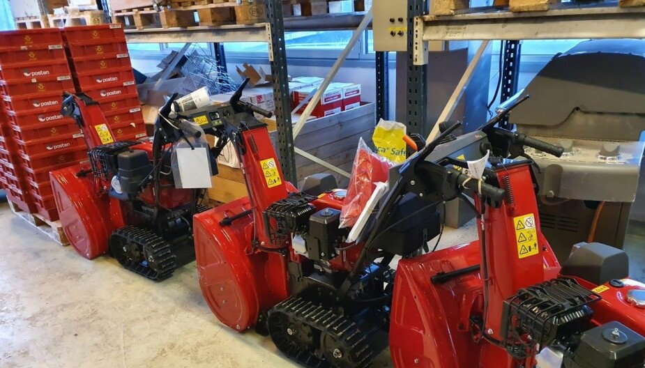 UTSOLGT: Dette er siste rest av nye Honda-fresere ved Grønvolds Maskinservice på Alnabru i Oslo. Freserne på bildet er allerede solgt. Den japanske giganten har ikke klart å omstille produksjonen til å klare EUs nye miljøkrav for maskiner. UTSOLGT: Dette er siste rest av nye Honda-fresere ved Grønvolds Maskinservice på Alnabru i Oslo. Freserne på bildet er allerede solgt. Den japanske giganten har ikke klart å omstille produksjonen til å klare EUs nye miljøkrav for maskiner.