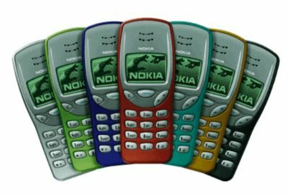<b>NOKIA 3210:</b> Med en intern antenne og T9-ordbok ble Nokia 3210 en kjempesuksess for Nokia. Telefonen ble populær også blant de yngre mobilbrukerne.