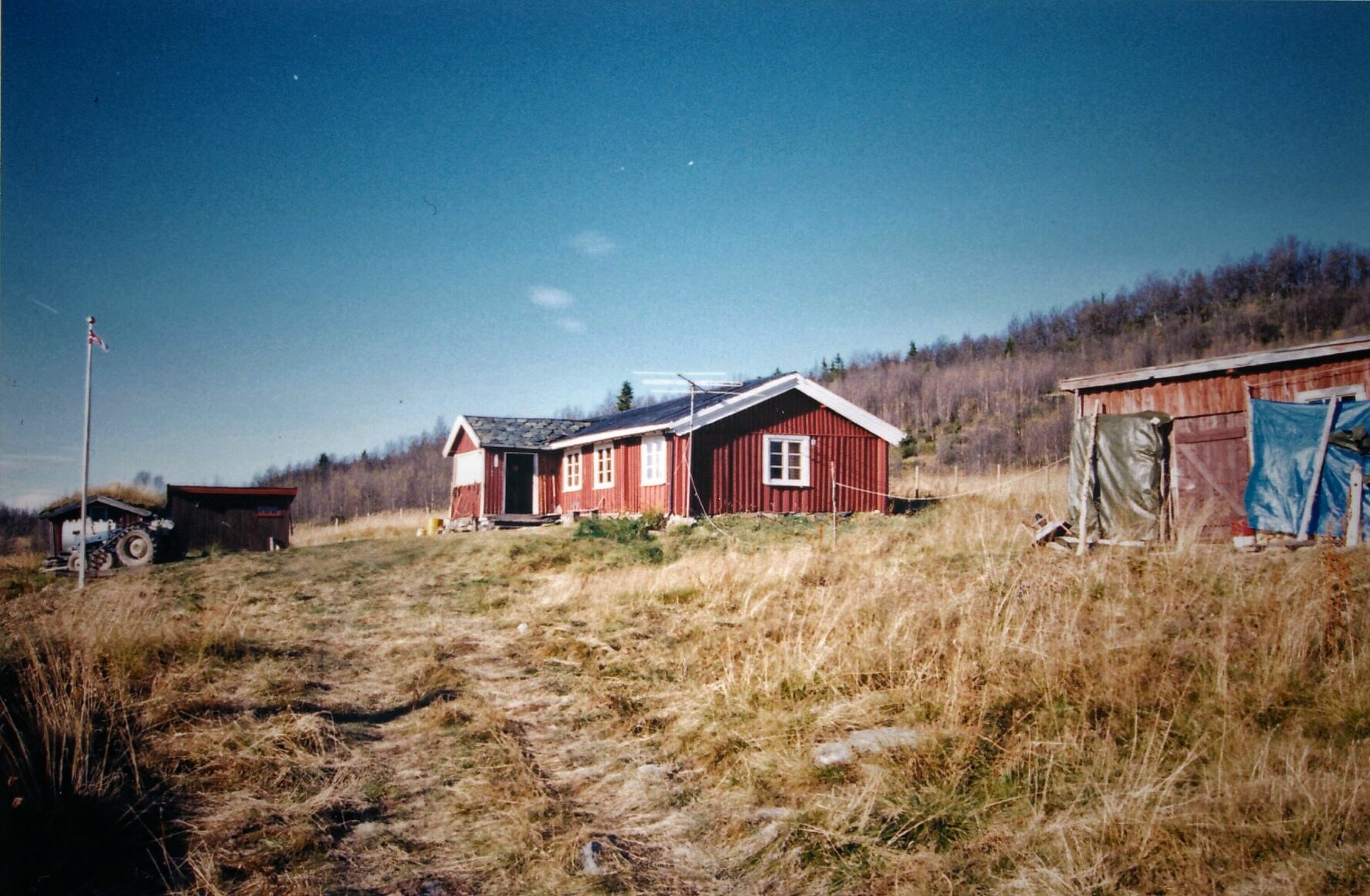 RIVALENS SLOTT: Jakob Smiugarden bodde på Hundslægeret. Også han hadde en prektig utsikt over fjellene.