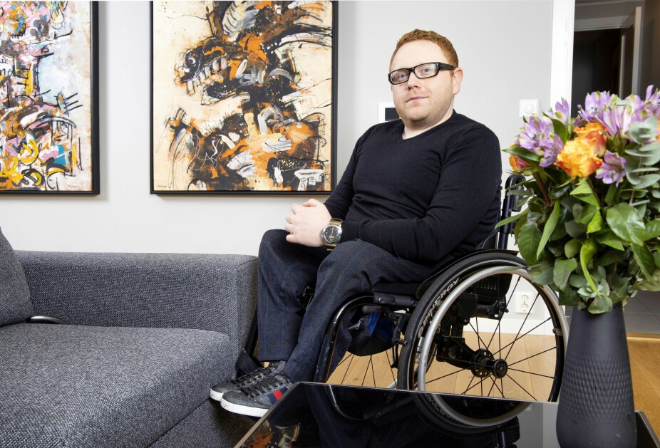 <b>TRØBLETE FORTID:</b> Forfatteren Jan-Erik Fjell droppet ut av skolen flere ganger, ble ufør og pådro seg spillegjeld. Da han begynte å skrive bøker, endret livet seg totalt. <b>TRØBLETE FORTID:</b> Forfatteren Jan-Erik Fjell droppet ut av skolen flere ganger, ble ufør og pådro seg spillegjeld. Da han begynte å skrive bøker, endret livet seg totalt.