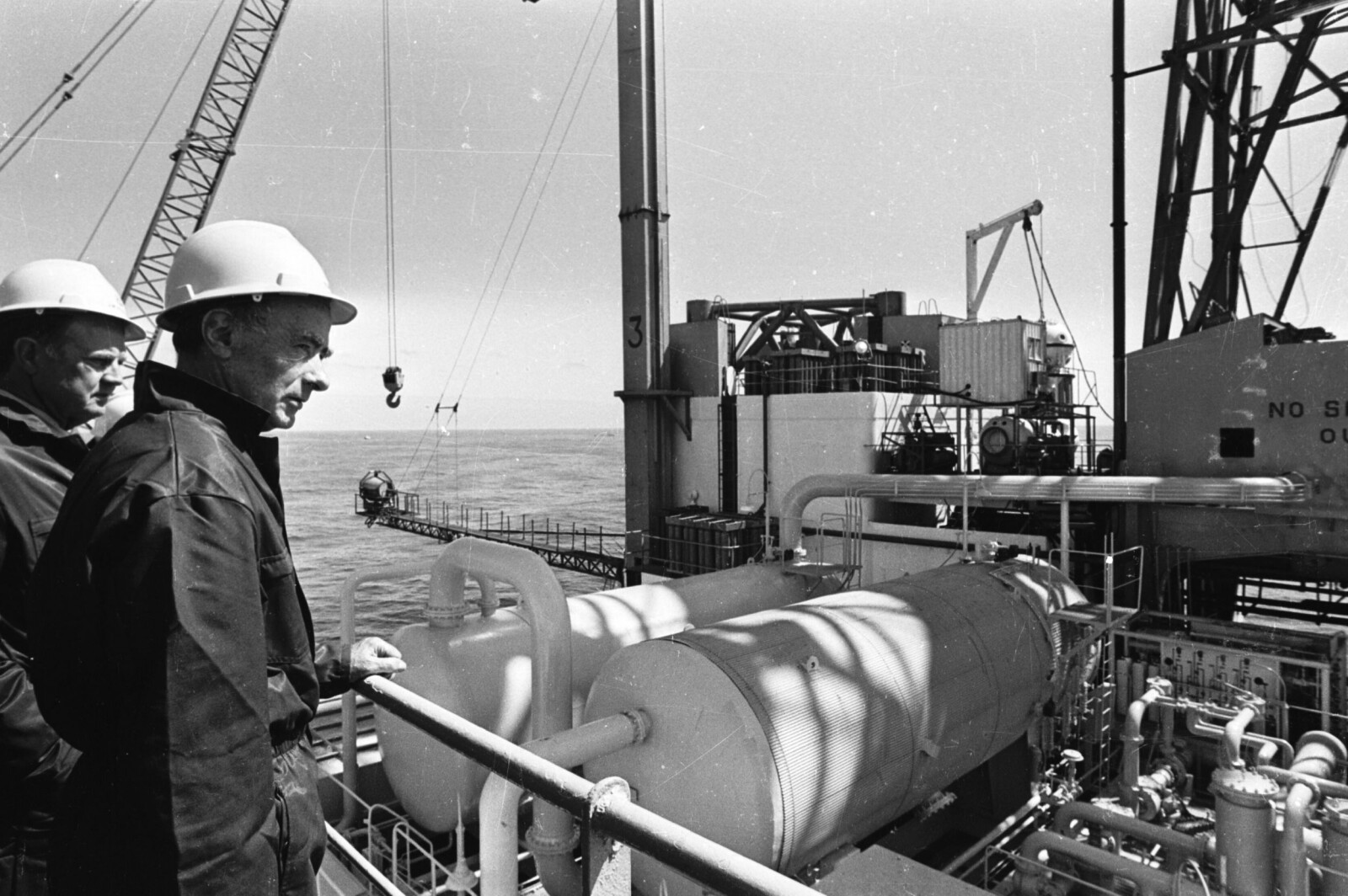 <b>STARTEN:</b> Den offisielle åpningen av Ekofiskfeltet fant sted i 1971, og ble foretatt av daværende statsminister Trygge Bratteli. Her er han om bord på plattformen Gulftide.