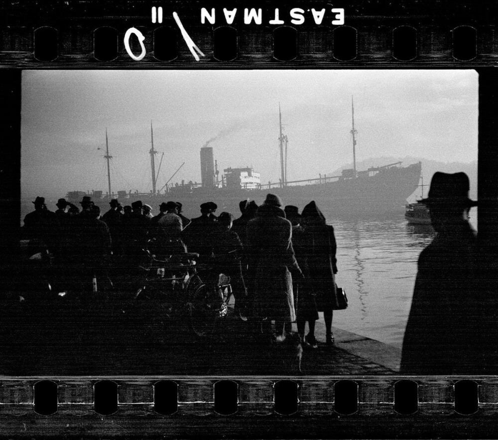 <b>SISTE REIS:</b> Dette er det eneste bildet som eksisterer av fangeskipet Donau der det forlot Oslo med kurs for Tyskland og konsentrasjonsleirene 25. november 1942.