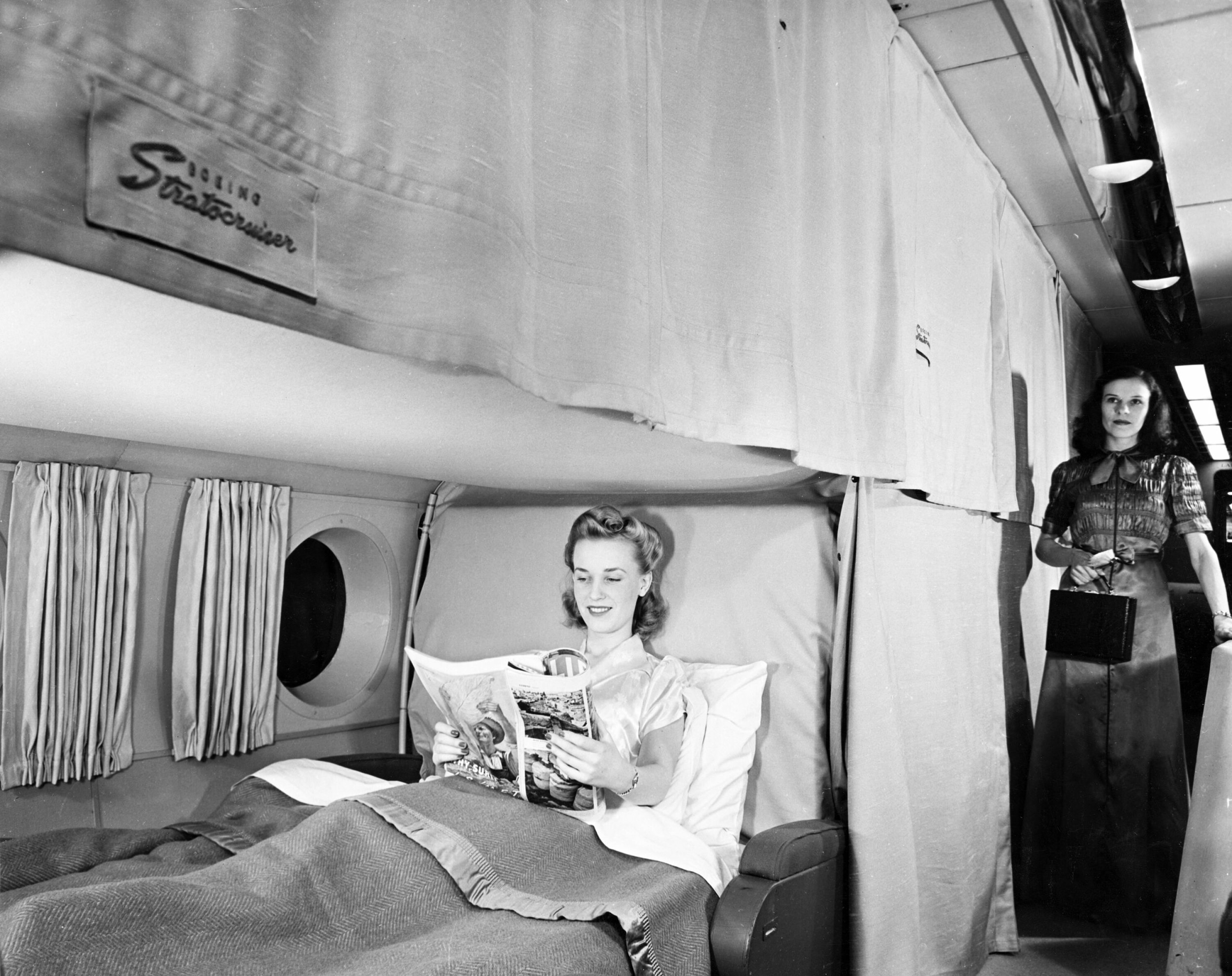 WHAT A LIFE: Enkelte versjoner av 377 Stratocruiser hadde en seksjon med 28 sengeplasser i køyer.