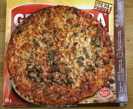 <b>BIFF GRANDIOSA </b>74,90 kr<br>Astrid: Nydelig kjøtt, grei saus, en god pizza.<br>Mats: Skeptisk til Grandiosa, men denne er jo god.<br>Peter: Godt kjøtt, god ost, god saus, ok bunn.<br><b>Terning 6 - VINNER</b>