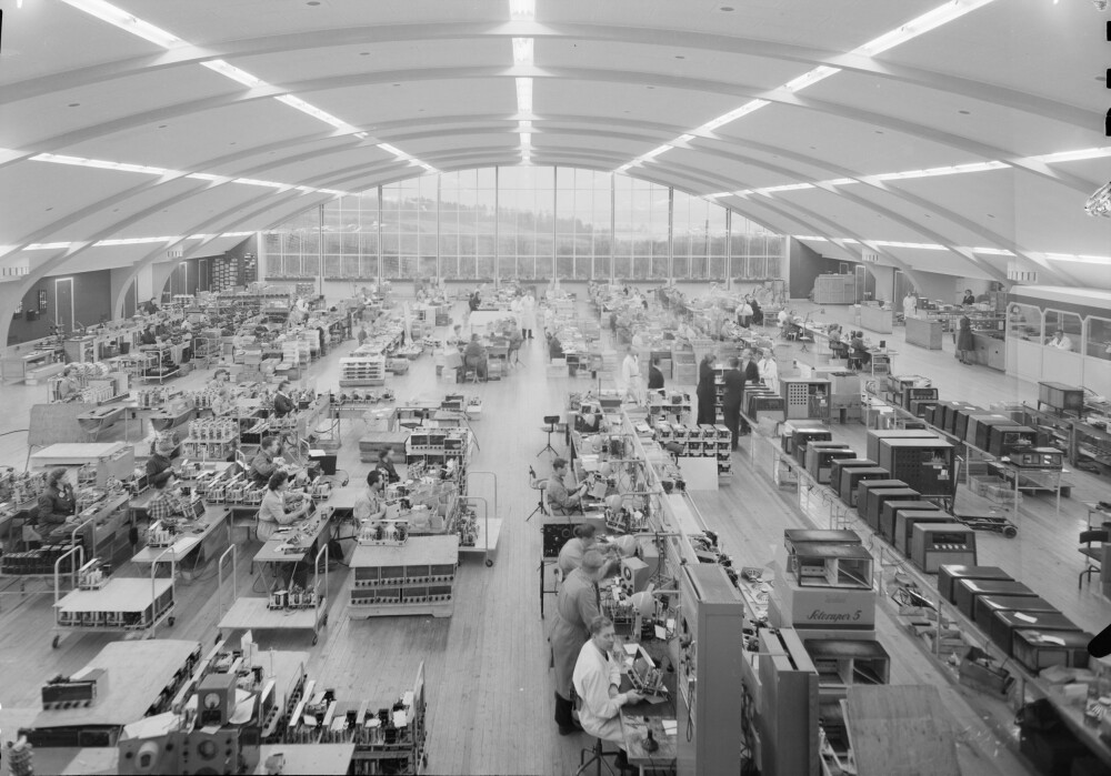 <b>HALL-O HALLO:</b> I 1951 ble fabrikken på Brekke tatt i bruk. Den hadde hele 9600 kvadratmeter gulvflate.