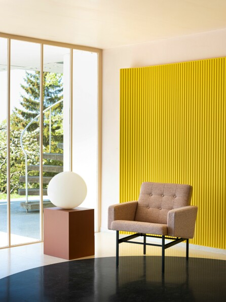 RETRO: Redesign av gamle klassikere er en tendens i tiden. Futura-stolen, designet av Hans Brattrud på 60-tallet, ble nylig redesignet av Objekt. Denne varianten er trukket med ull fra Gudbrandsdalens Uldvarefabrik, b 70 x d 70 x h 75 cm, kr 19 435. RETRO: Redesign av gamle klassikere er en tendens i tiden. Futura-stolen, designet av Hans Brattrud på 60-tallet, ble nylig redesignet av Objekt. Denne varianten er trukket med ull fra Gudbrandsdalens Uldvarefabrik, b 70 x d 70 x h 75 cm, kr 19 435.