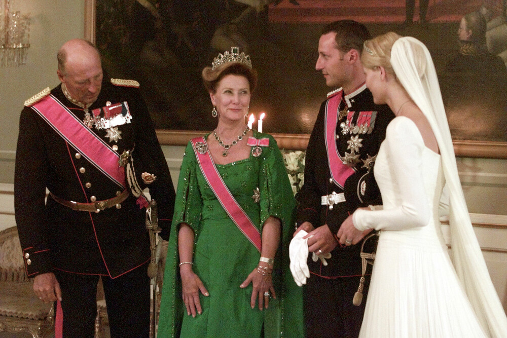 <b>MEST VERDIFULL:</b> Dronning Sonjas smaragdsmykker brukes ved høytidelige anledninger.