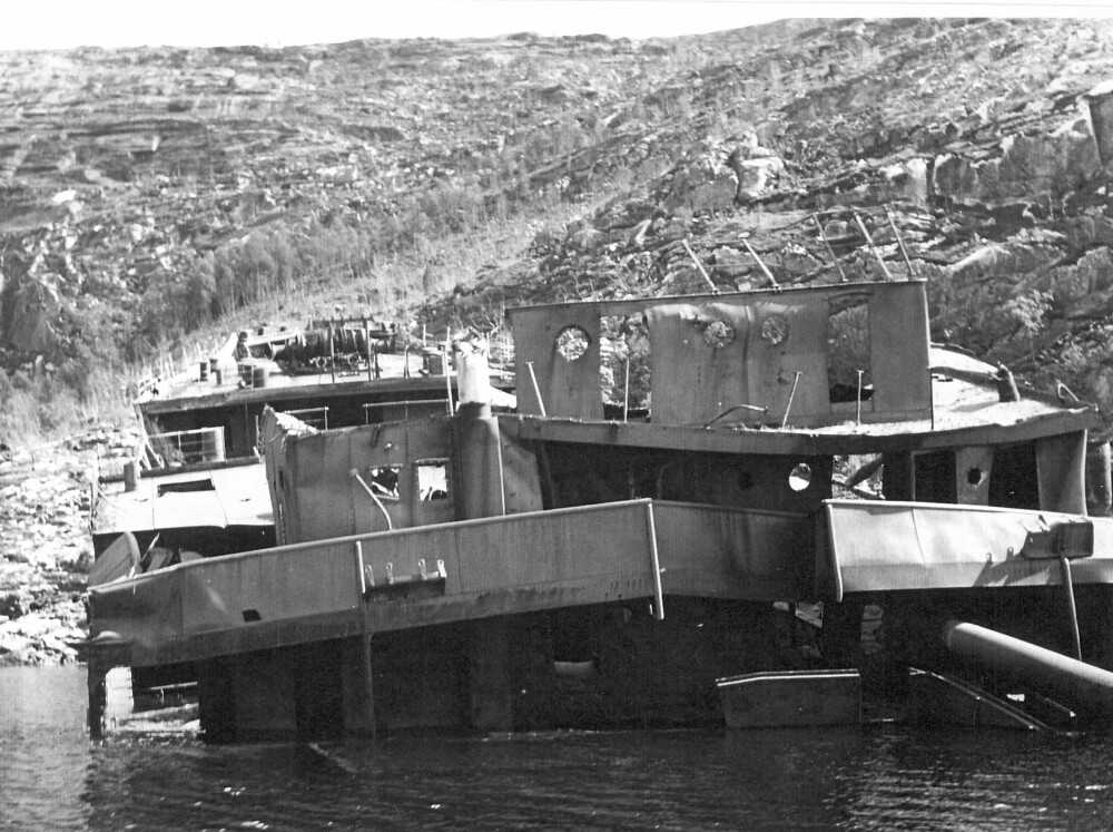 <b>SPRENGT I FJÆRA:</b> Ett døgn forsinket ankom Rauenfels Narvik. Nesten. For ved innseilingen ble det eneste av lasteskipene som ble sendt fra Tyskland med utstyr til invasjonen, senket. 