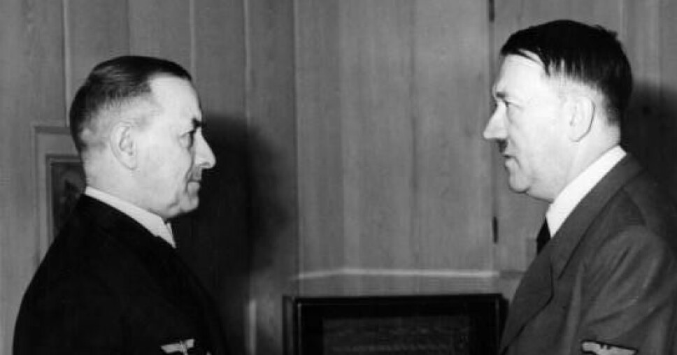 <b>SORRY, ADOLF:</b> Storadmiral Erich Raeder (t.v.) orienterte Hitler om at Kriegsmarine ikke kunne bidra tilstrekkelig etter nederlaget i Narvik.