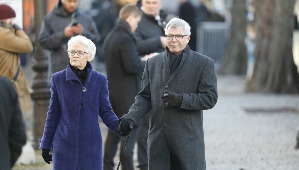 TOK FARVEL: Tidligere statsminister Kjell Magne Bondevik og kona Bjørg.