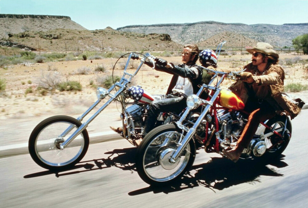 <b>KLASSIKER: </b>Filmen Easy Rider med Dennis Hopper og Jake Fonda i hovedrollene har bidratt til å gi Harley-Davidson et helt eget image. Vi forventer vel likevel ikke at det kommer en elektrisk versjon av filmen...