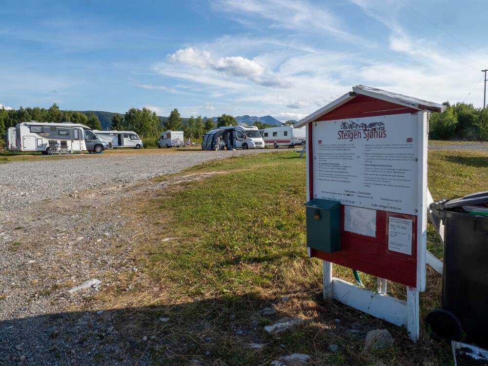 <b>SELVBETJENT:</b> Steigen Sjøhus har egen campingplass.