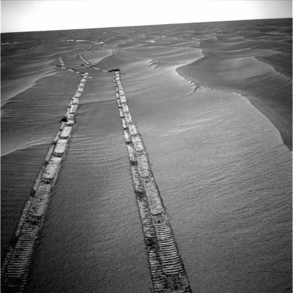 <b>ENSOM LANDEVEI:</b> Roboten Opportunity som landet på Mars i 2004 var opprinnelig designet for å tilbakelegge én kilometer, men klarte å kjøre til sammen drøyt 45 kilometer før den ble ødelagt av en sandstorm i 2018. 