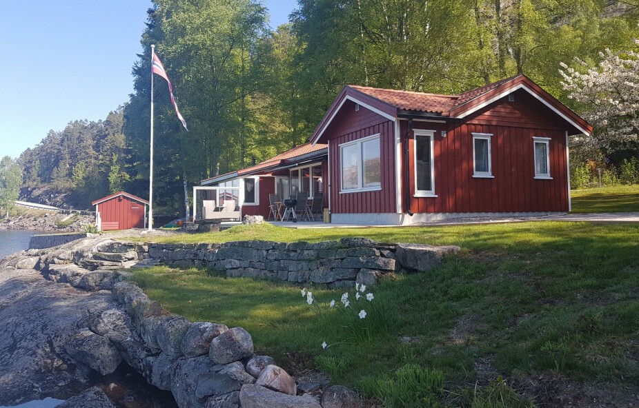 STRØMLØS: På denne hytta er det ikke strøm eller internett. Likevel har eieren full kontroll ved hjelp av sikkerhetskameraer. STRØMLØS: På denne hytta er det ikke strøm eller internett. Likevel har eieren full kontroll ved hjelp av sikkerhetskameraer.