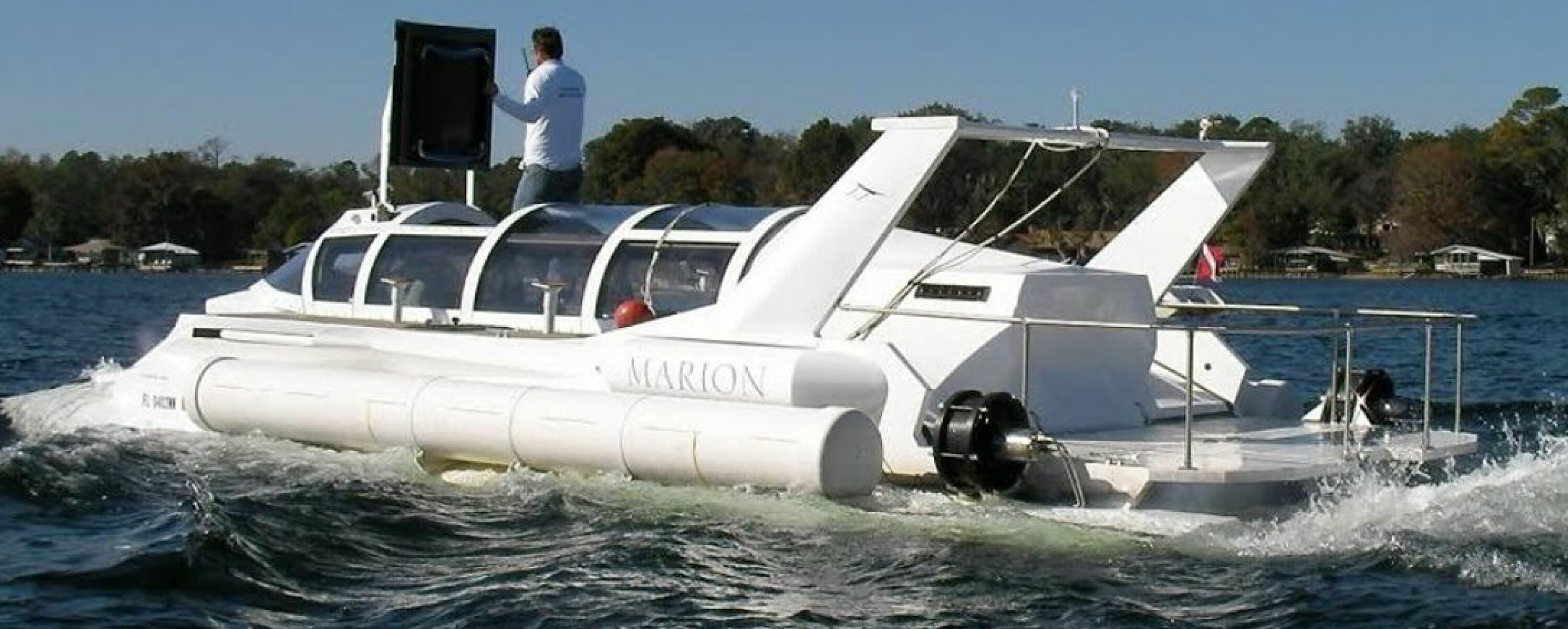 HYPER-SUB: Alltid drømt om en speedbåt som kan dykke? Da er Hyper-Sub fartøyet for deg.