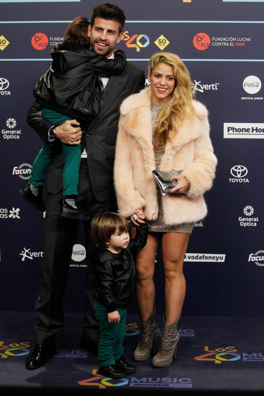 <b>STJERNEPAR:</b> Fotballhelten Gerard Pique og artisten Shakira har to skjønne sønner sammen.