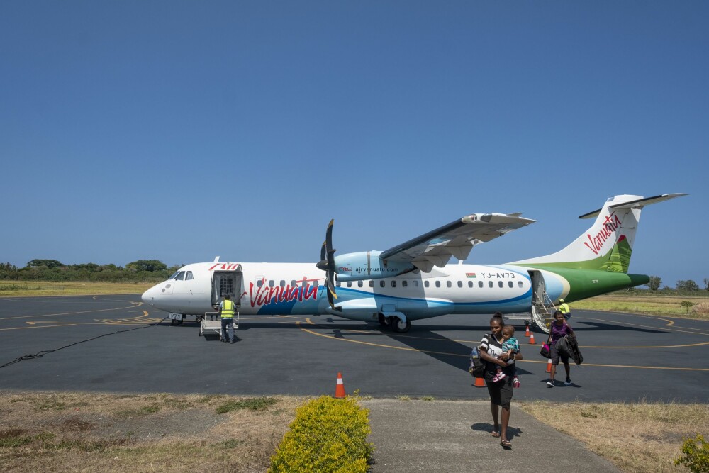<b>INGEN FLYSKAM:</b> Vanuatu består av i alt 84 øyer, og man er ofte avhengig av fly for å komme seg rundt. Her på øya Tanna.