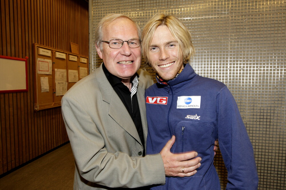 <b>GODE VENNER:</b> NRKs pensjonerte hoppkommentator Arne Scheie og Bjørn Einar har et tett og nært forhold.
