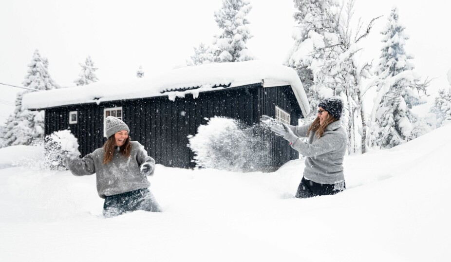 KONTRAST: Livet på hytta er en god kontrast til ettromsleiligheten i Oslo.