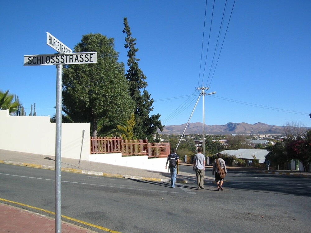 <b>TYSKE NAVN:</b> Fortsatt har gater i Namibia tyske navn. De kunne fort blitt norske, her Slottsgaten og Borggata.