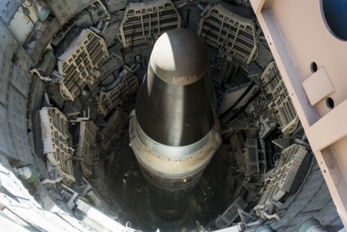 <b>ATOMSILO:</b> Både USA og Russland har nok atomvåpen til å utslette hverandre flere ganger. Dette Titan II missilet står igjen som et monument over den kalde krigen, i Green Valley, Arizona.