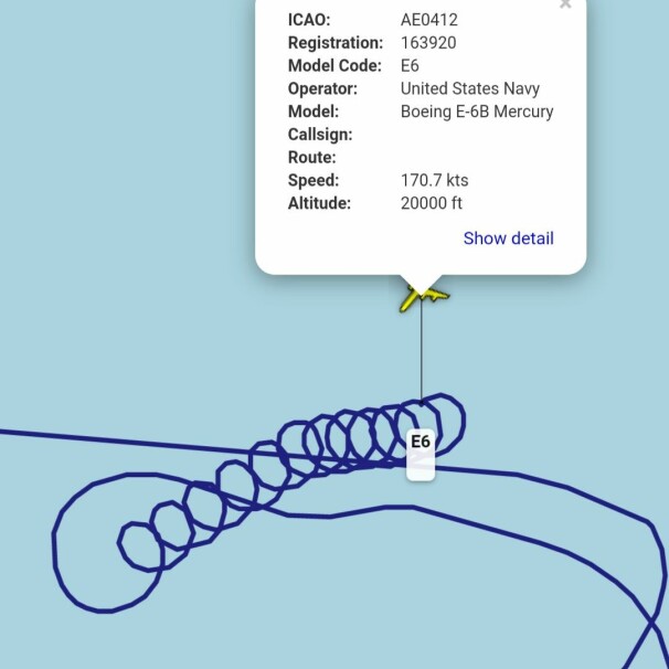 <b>SNITTFLYGING:</b> Treningsflygingen til en E-4B over Nord-Atlanteren fanget opp av radar-appen Flightradar24. Den krappe vedvarende svingingen utføres i lav hastighet og krever stor årvåkenhet av pilotene.