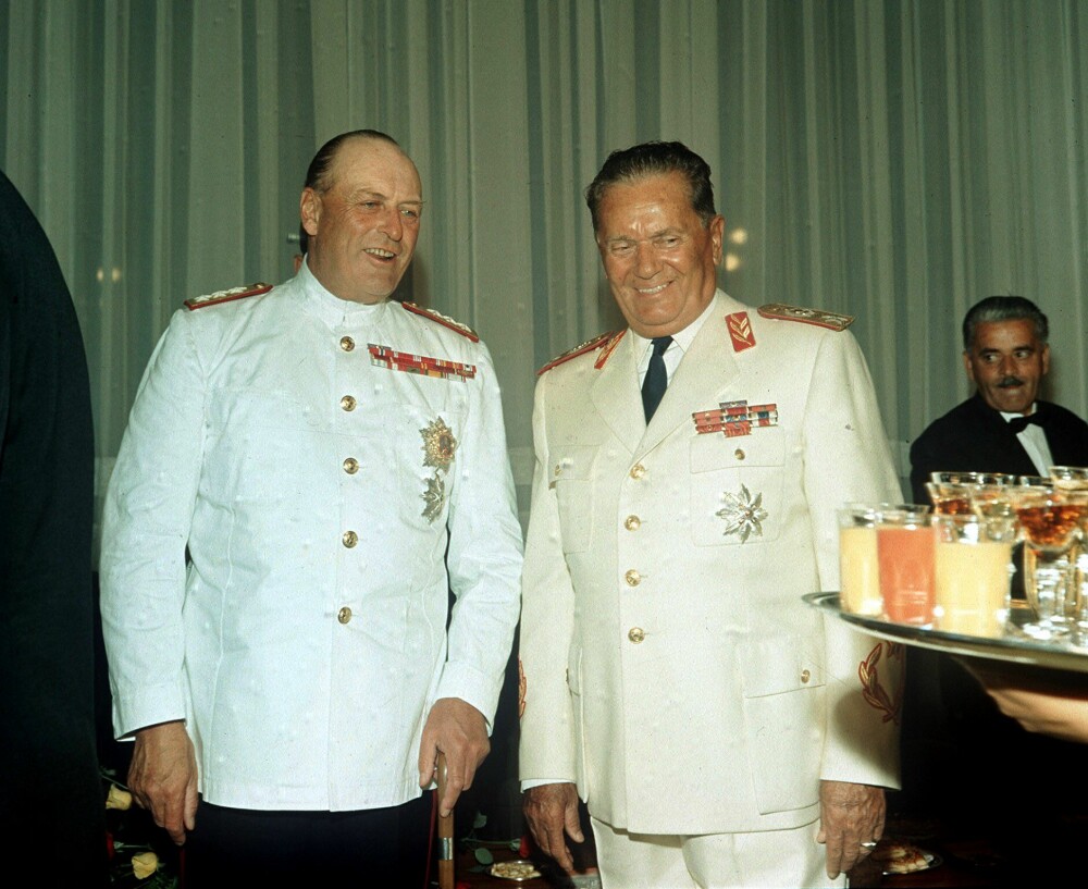 <b>SAMLENDE:</b> I september 1966 dro Kong Olav V på besøk til president Josip Broz Tito, Jugoslavias udiskutable leder og samlende figur. Landet overlevde ikke hans død.
