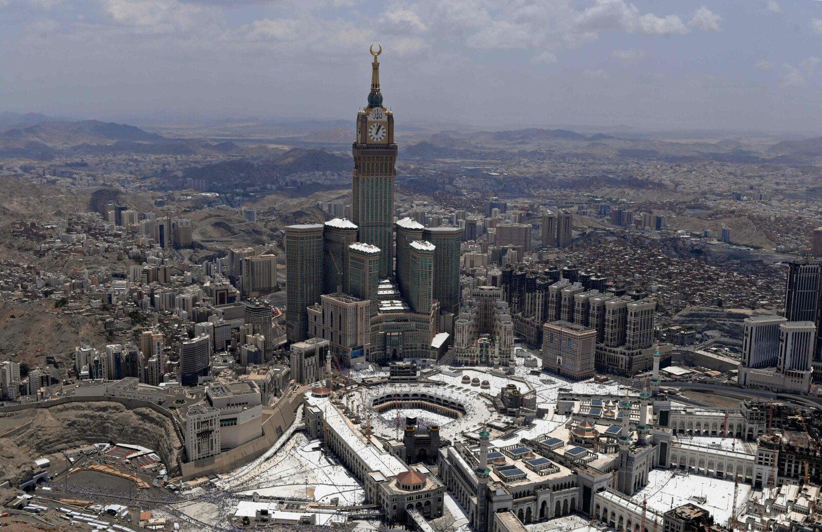 <b>ARABISK LAS VEGAS:</b> Et luksushotellkompleks med verdens største gulvareal og verdens høyeste klokketårn er anlagt på islams helligste sted.