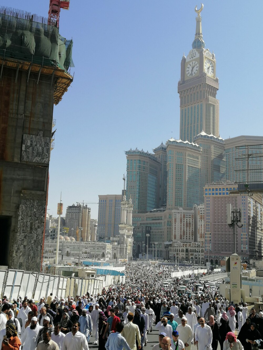 <b>FREDAGSRUSH:</b> Det er ikke bare under hajj at det er trangt <br/>i Mekka. Her forlater pilegrimer den store moskeen etter fredagsbønn i januar i år.