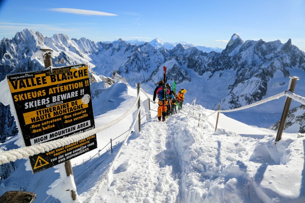 <b>DEN HVITE DALEN:</b> Skituren ned Vallee Blanche fra Aiguille du Midi og ned til Chamonix er svært populær og krever ikke store skiferdigheter. Store deler av turen er på isbre.