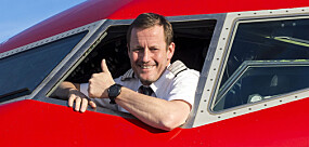 SVARER: Pilot Harald Martin Brattbakk