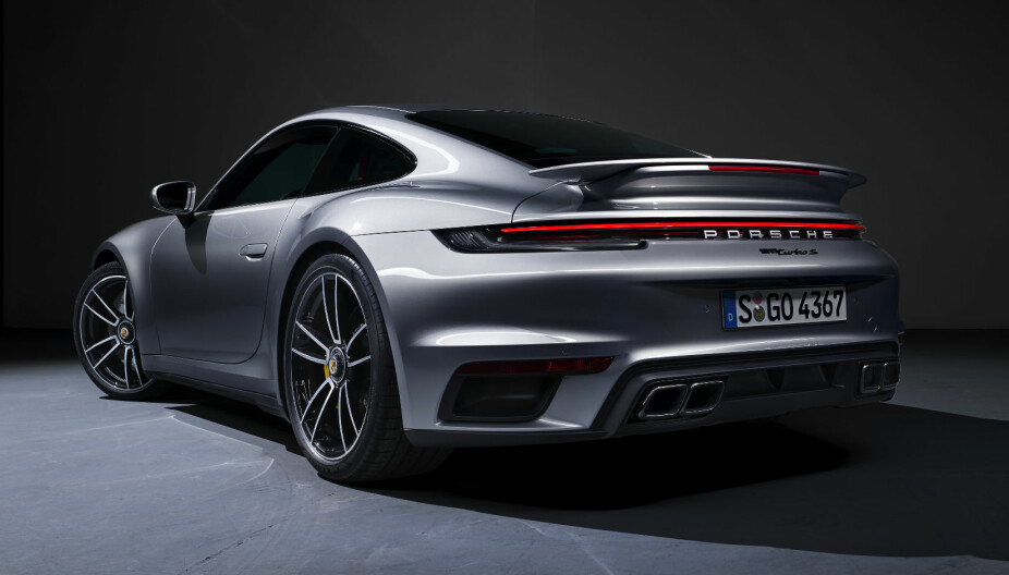 PORSCHE: 911 Turbo S.