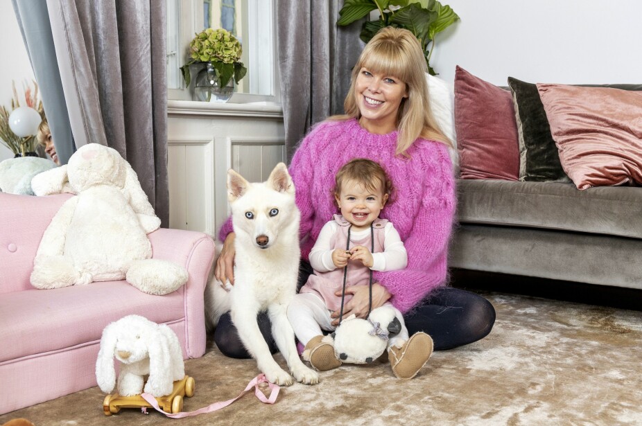 <b>LYKKELIG MOR:</b> Marianne Jemtegård nyter dagene hjemme på Frogner med lille Julia og hunden Luna.