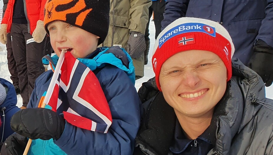 HÅPER ALLE FØLGER ANBEFALINGENE: Anders og sønnen (6) avbildet på skisprinten på Konnerud tidlig i mars, før alle store arrangementer ble anbefalt avlyst.